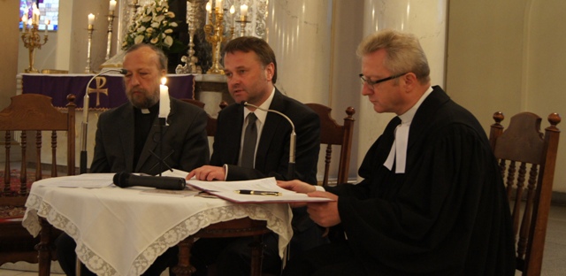 Dyskusja o projekcie dokumentu ekumenicznego dotyczacego malzenstw mieszanych wyznaniowo (fot. Michal Karski)